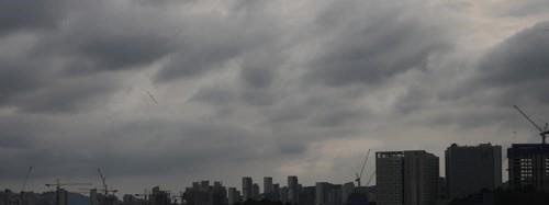 세종시가 지난달말 국토부에 투기지역 해제를 공식 건의했다. 사진은 세종시 건설현장 전경.<연합뉴스>